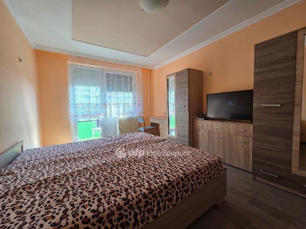 Debreceni 55 nm-es lak�s kiad�