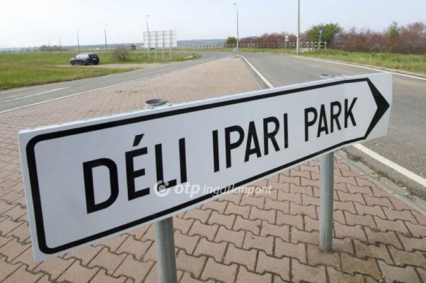 Debreceni 6693 nm-es telek elad�