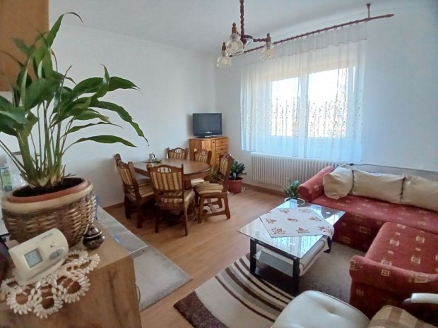 Debreceni 70 nm-es h�z elad�