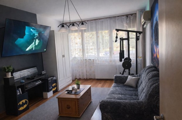 Debreceni 70 nm-es lak�s elad�