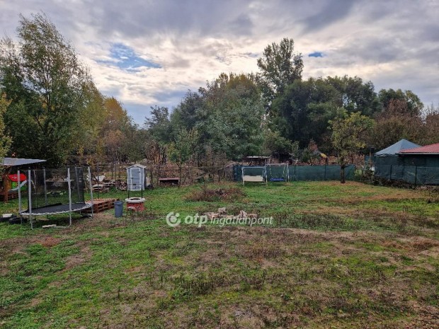 Debreceni 829 nm-es telek elad�