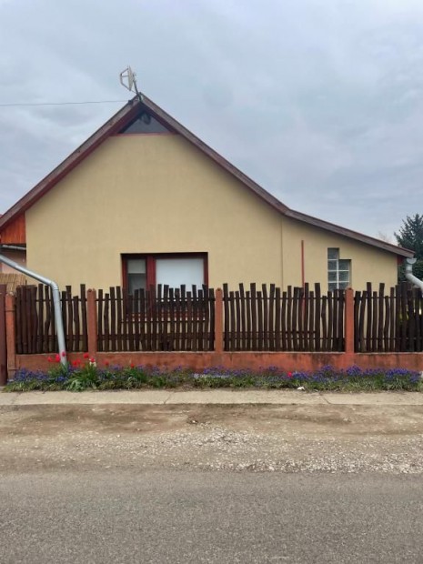 Debreceni eladó 100 nm-es ház