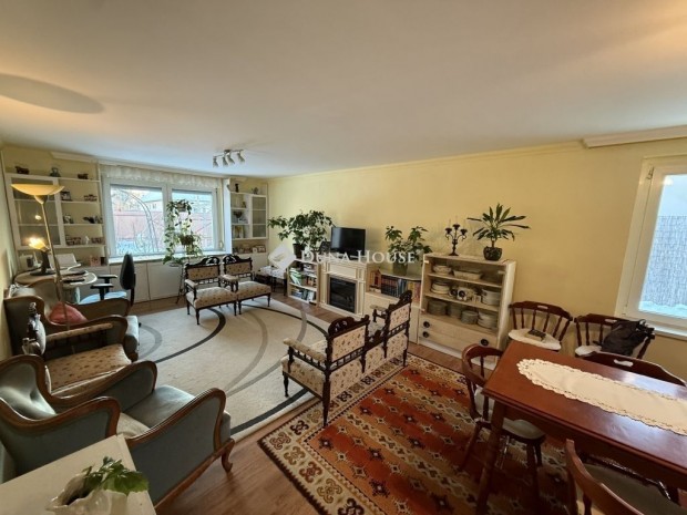 Debreceni elad� 106 nm-es h�z