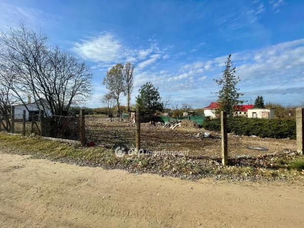 Debreceni elad� 1120 nm-es telek