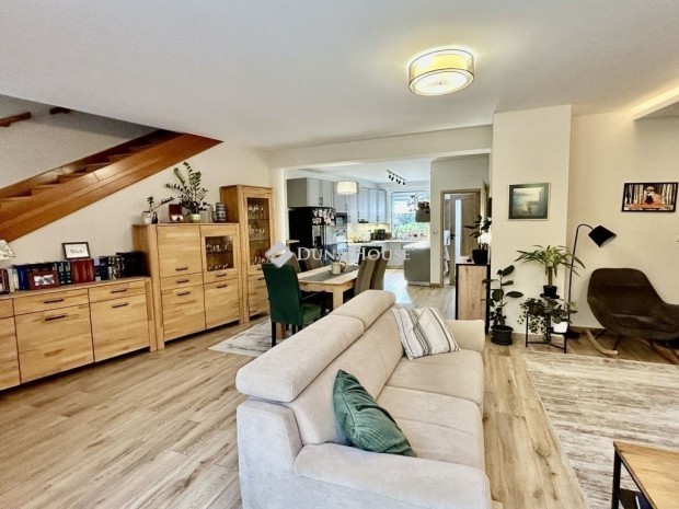 Debreceni elad� 181 nm-es h�z