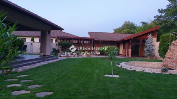 Debreceni elad� 206 nm-es h�z