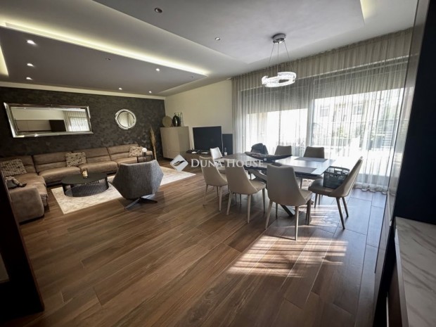 Debreceni elad� 239 nm-es h�z