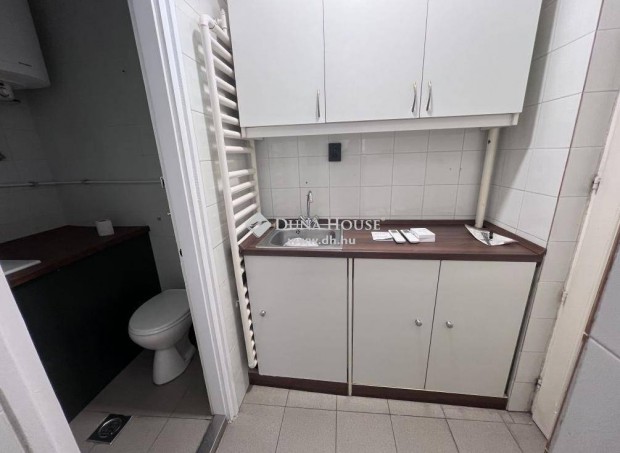 Debreceni eladó 45 nm-es üzlethelyiség #4965318