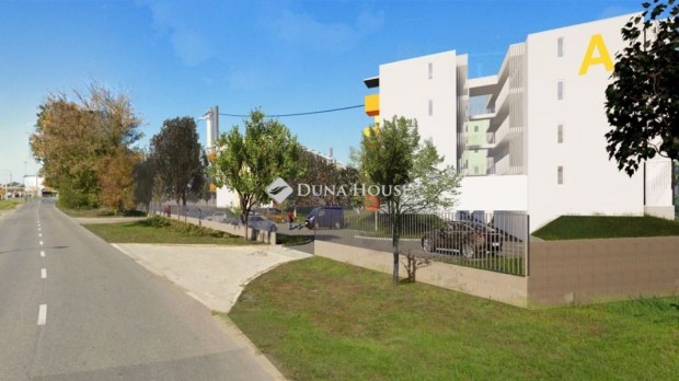 Debreceni elad� 47 nm-es lak�s