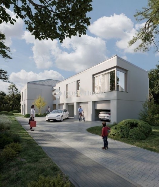 Debreceni elad� 48 nm-es lak�s