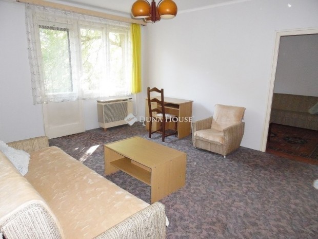 Debreceni elad� 56 nm-es lak�s