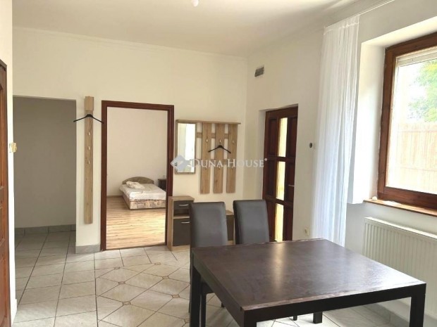 Debreceni elad� 81 nm-es h�z