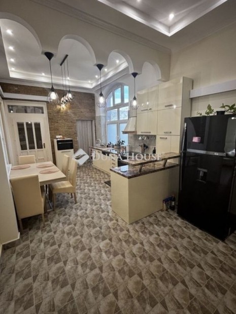 Debreceni elad� 90 nm-es h�z