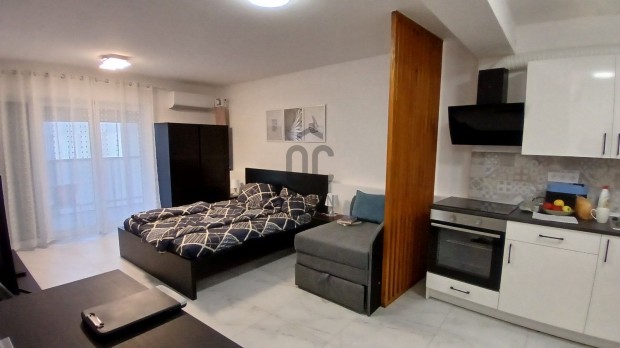 Debreceni elad� t�gla t�rsash�zi lak�s