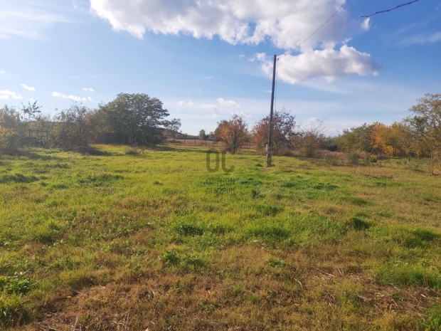 Debreceni elad� telek