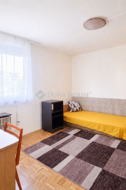 Debreceni kiad� 55 nm-es lak�s