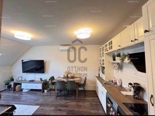 Debreceni kiad� t�gla t�rsash�zi lak�s