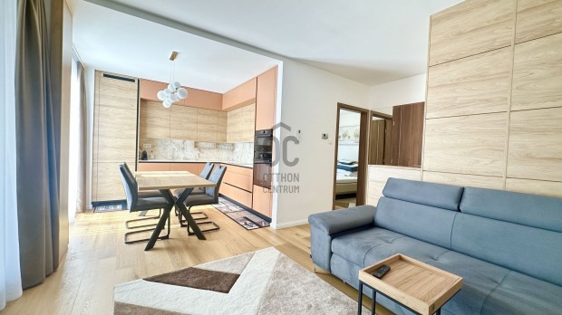 Debreceni kiad� �j �p�t�s� t�gla t�rsash�zi lak�s