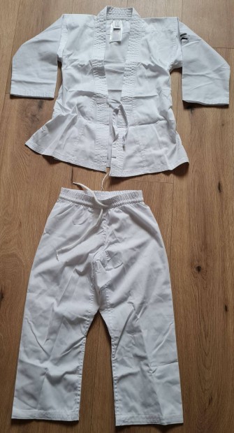 Decathlon Outshock karate 200 ruha gyerek kabát nadrág öv 110 Új