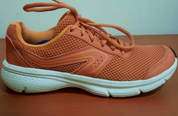 Decathlon Run Shoes 37-es terakotta, jszer