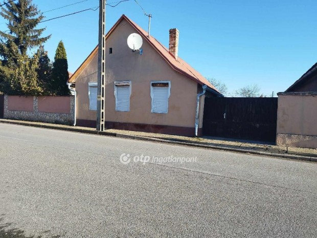Decsi eladó 91 nm-es ház