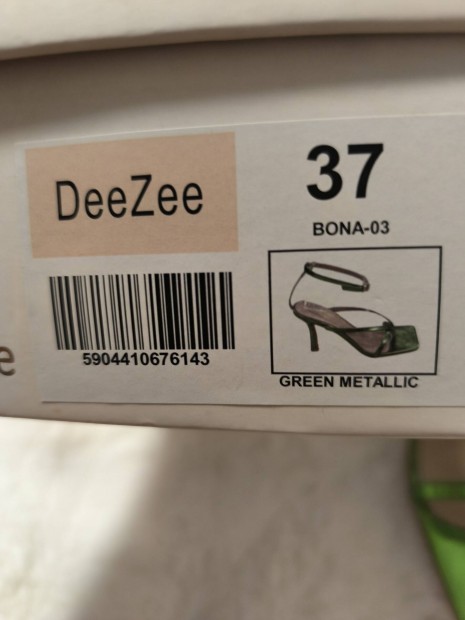 Deezee ni nyri szandl