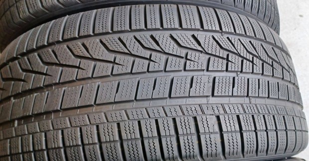 Defekttűrő Hankook Winter Icept Evo2 255/45 R19 téli gumik 4db