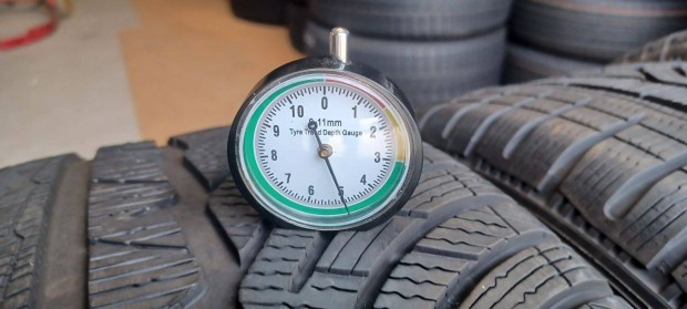 Defekttűrő Michelin Pilot Alpin 245/45 R18 téli gumik 4db