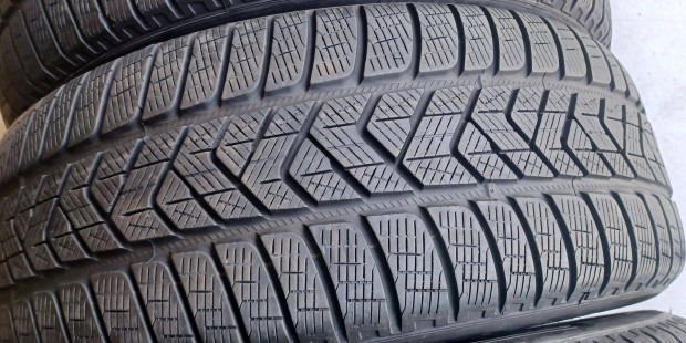 Defekttr Pirelli Scorpion MOE 235/55 R19 tli gumik 4db