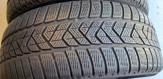 Defekttűrő Pirelli Scorpion MOE 235/55 R19 téli gumik 4db