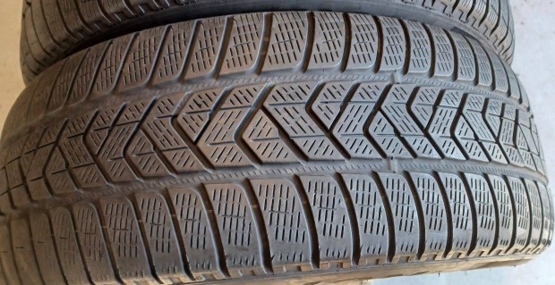 Defekttr Pirelli Scorpion Winter 235/55 R19 tli gumik 4db