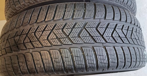 Defekttr Pirelli Scorpion Winter 235/55 R19 tli gumik 4db