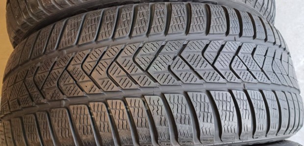 Defekttr Pirelli Sottozero3 Winter 245/45 R19 tli gumik 4db