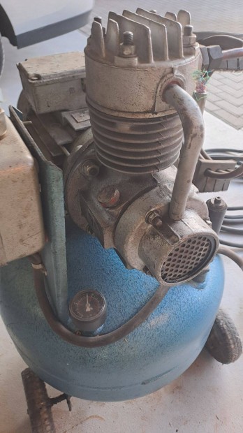 Defm egy hengeres kompresszor 10Br