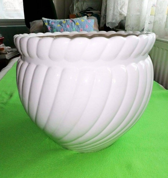 Dekoratv fehr porceln kasp