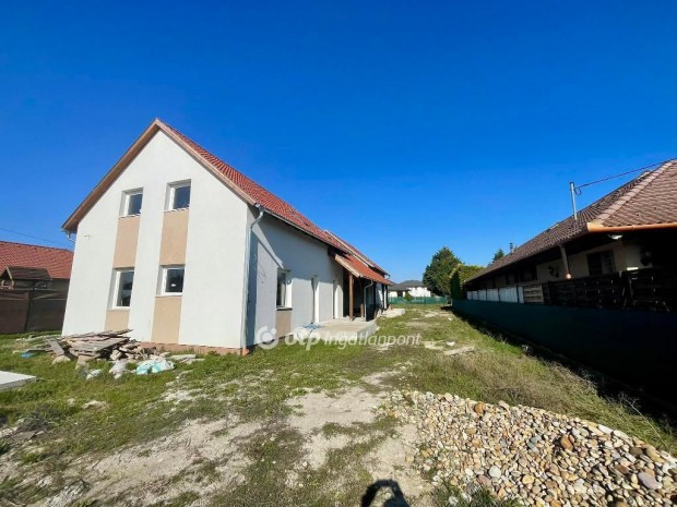 D�legyh�zai elad� 115 nm-es h�z