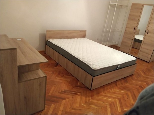 D�li Ipari Parkhoz k�zel 3 szob�s lak�s kiadi�