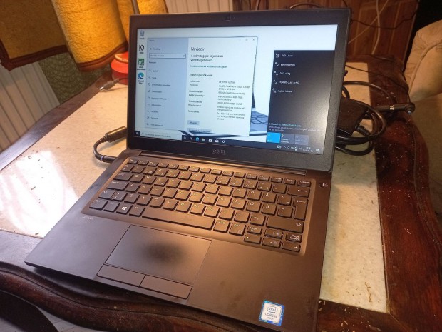 Dell 12"-os Core i5 kamerás laptop, 256 SSD, 8 GB ram, HDMI, WIN10, 2H