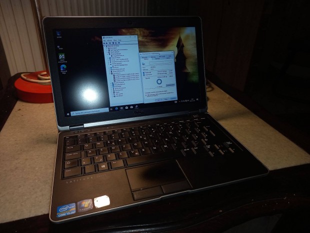 Dell 12"-os webkamers Core i5 laptop, WIN 10, 4/500 GB, HDMI, WIFI