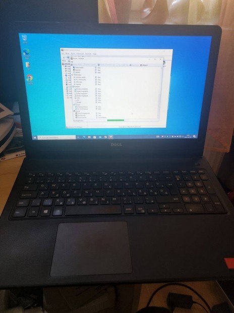 Dell 15,6" fekete notebook