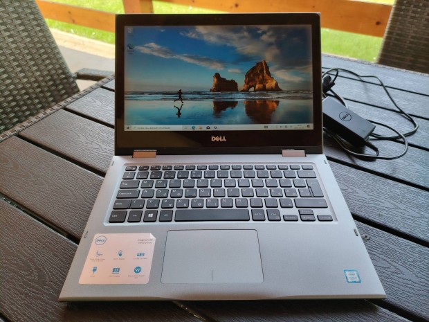 Dell 2 ín 1 laptop tablet / FHD érintőkijelző / i5 / 8GB / 256GB
