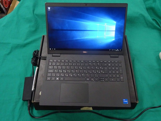 Dell 3520 P108F Laptop