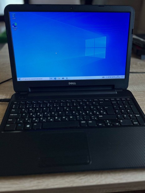 Dell 3537 Laptop /i5/8GB RAM/120GB SSD/HD8670M 1GB VGA