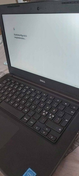Dell Chromebook 3380 alkatrsznek eld. a rendszer zrolva rajta, tlt