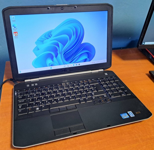 Dell E5520 laptop (15,6/i5-G2/8GB/128SSD/Magyarvilgts)