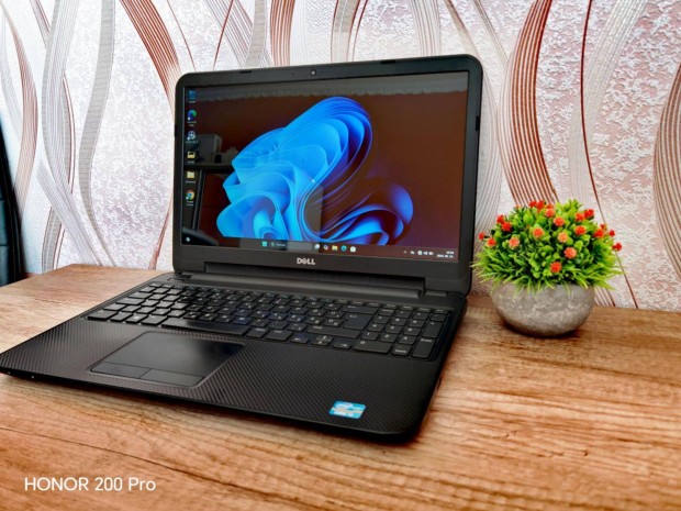 Dell Inspiron 3521 120GB SSD laptop, 8GB RAM / WIN 11, Olcsón!