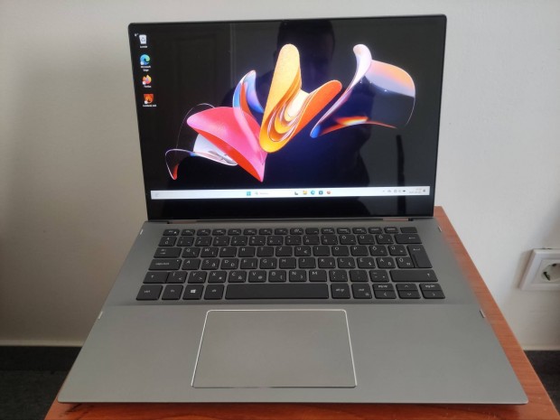 Erintkepernys Laptop Elado