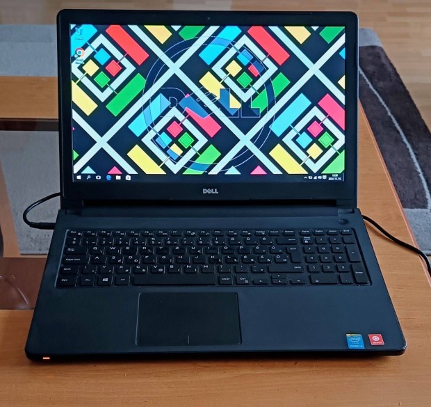 Dell Inspiron 5558 laptop,minden inf a lersban