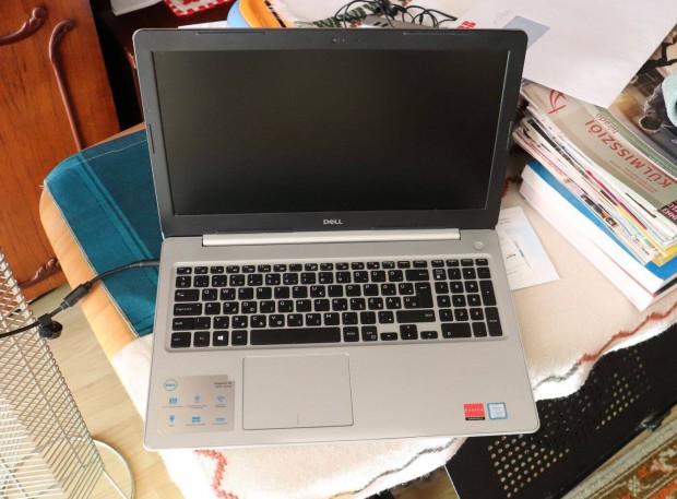 Dell Inspiron 5570 PC laptop, notebook 130000 Ft