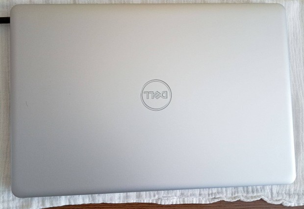 Dell Inspiron 5584 5584FI5UC2 Notebook Elad!